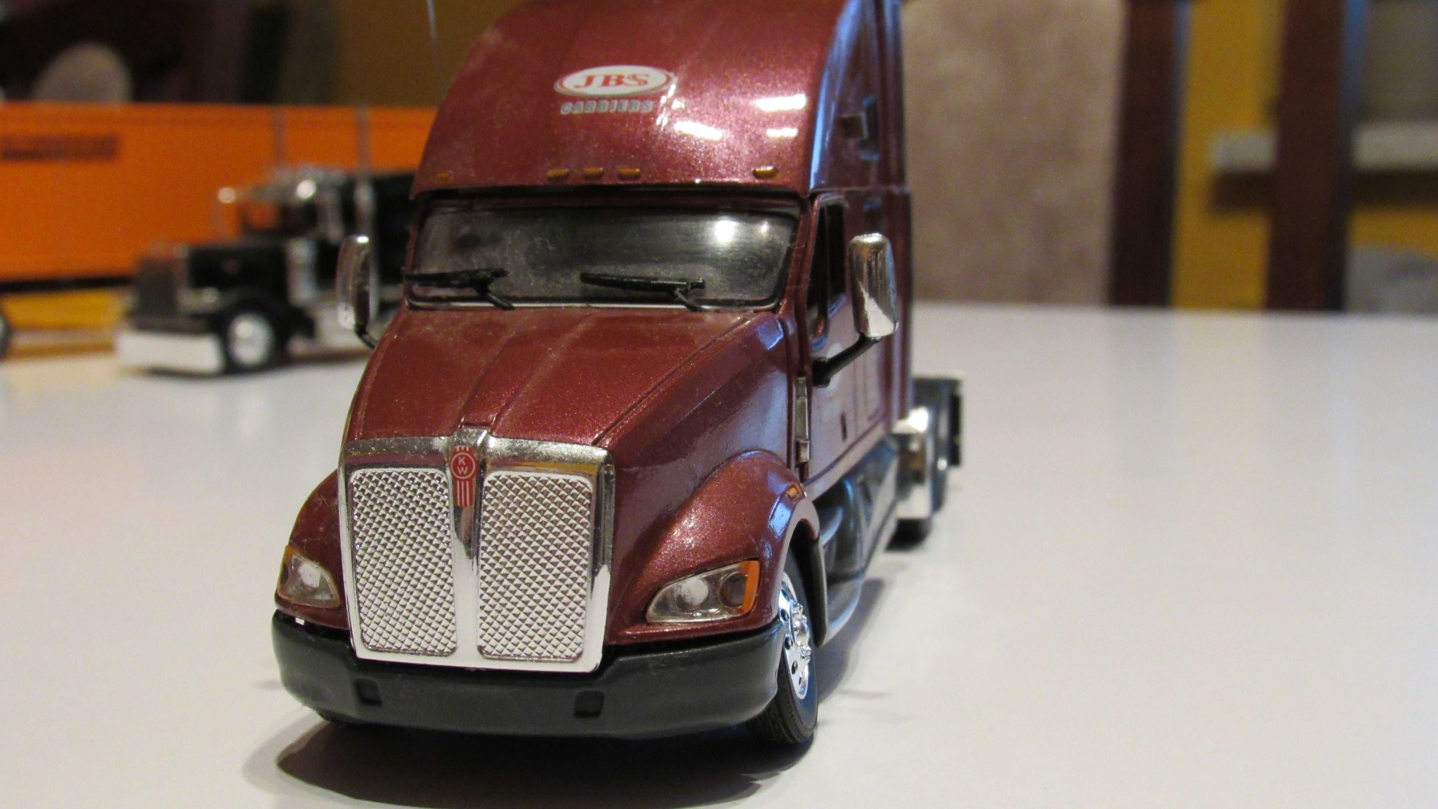 Model Tonkin replicas 1:53 kenworth (1)