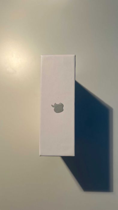 AirPods 4 - Apple