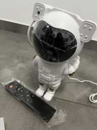 Nowu projektor kosmonauta