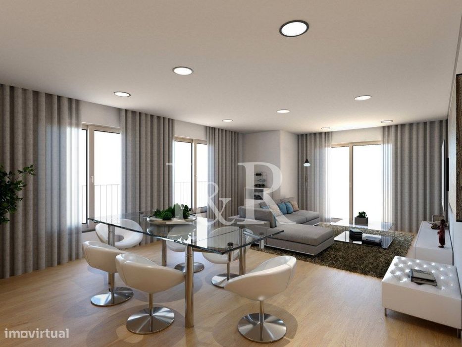 Apartamento T3+1 em duplex com terraços e estacionamento em box, Mo...