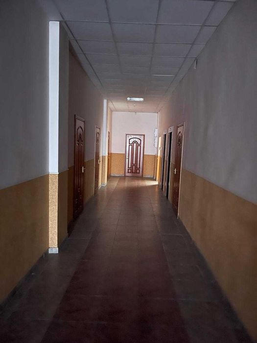 Продається 5-поверховий офісний центр з ремонтом у Вінниці