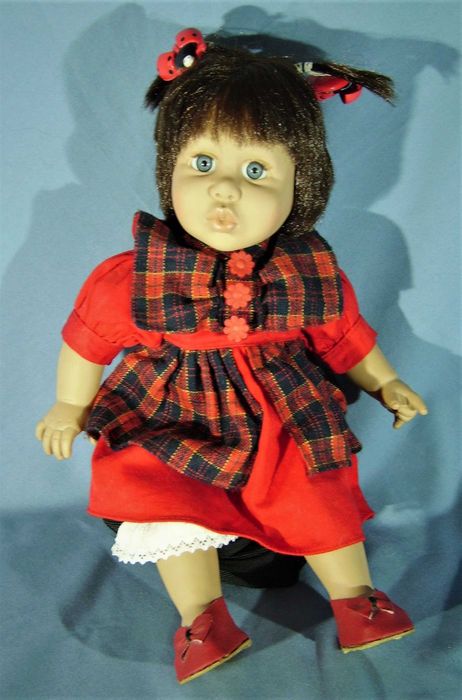 Лялька кукла дівчинка характерна як сонечко зростом 38 см у черевичках