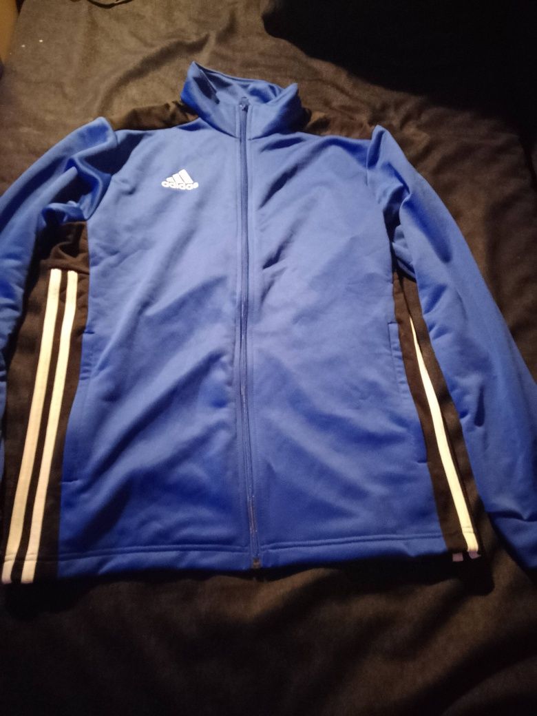 Bluza adidasa sportowa bez kaptura