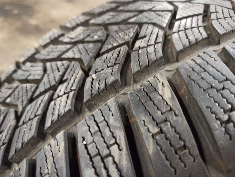 TSM komplet opon zimowych Dunlop Wintersport 5 225/40 R18