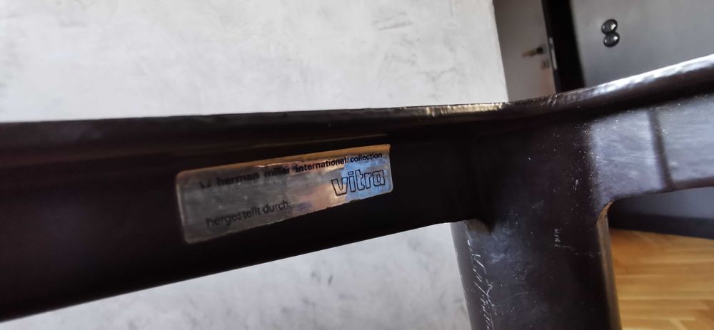 Noga do stolika Vitra