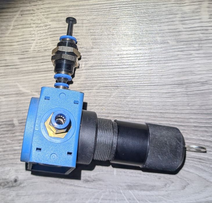 Regulator ciśnienia FESTO LR-1/4-S-B