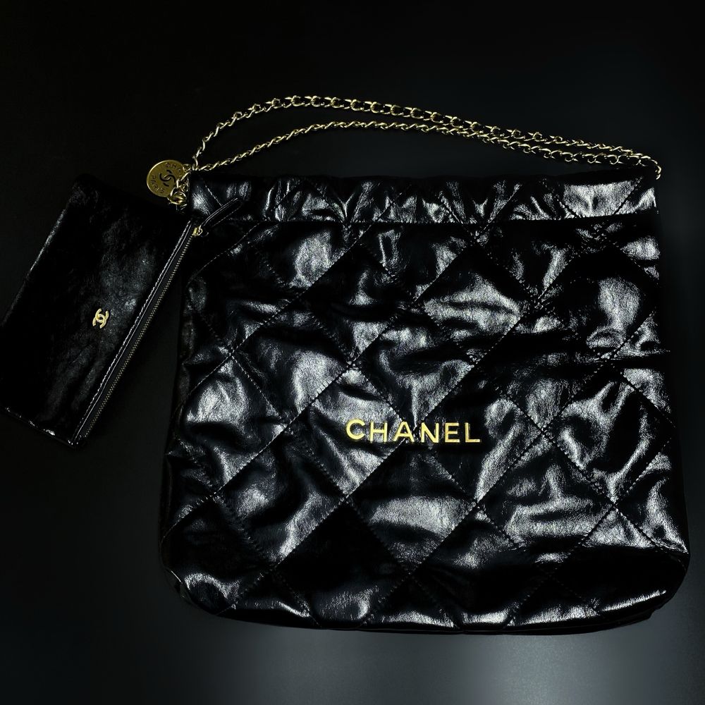 Женская сумка Chanel 22 clafskin handbag оригинал