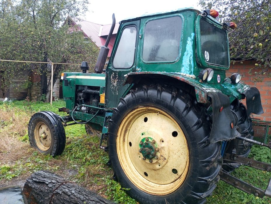 Трактор ЮМЗ на стартері