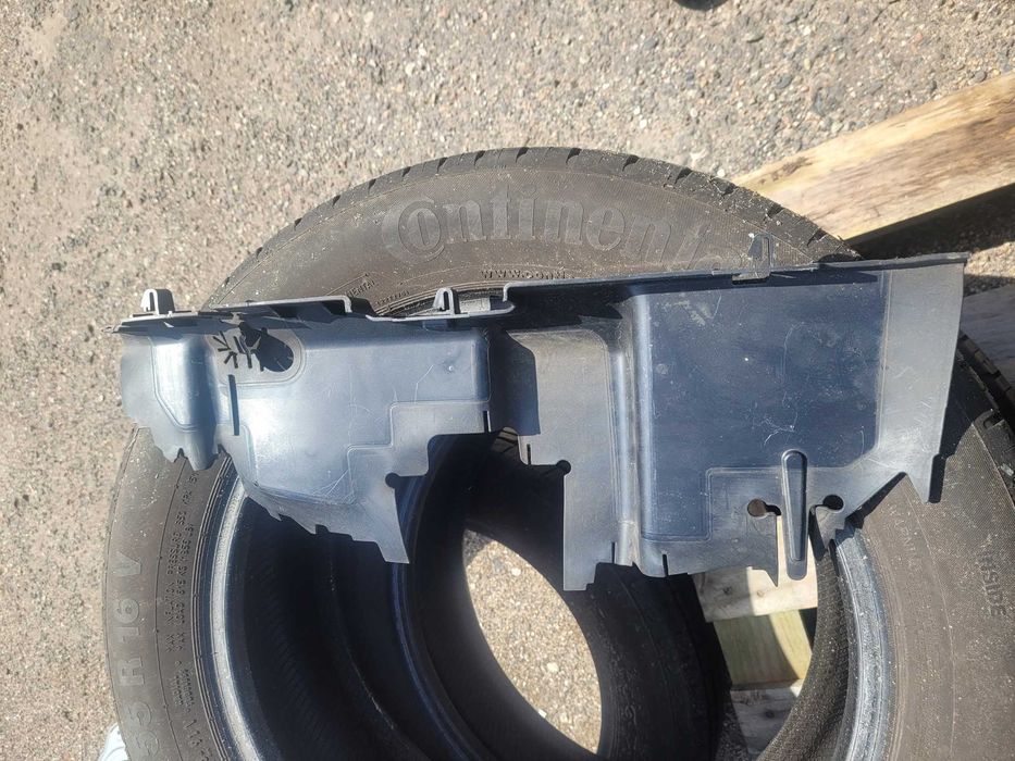 Kierownica powietrza prawa VW UP 1S0