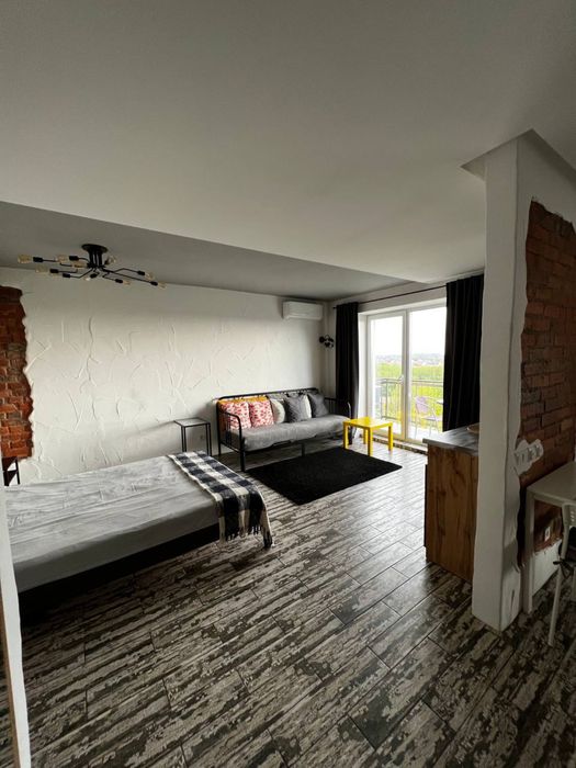 Затишна квартира з гарним виглядом на озеро