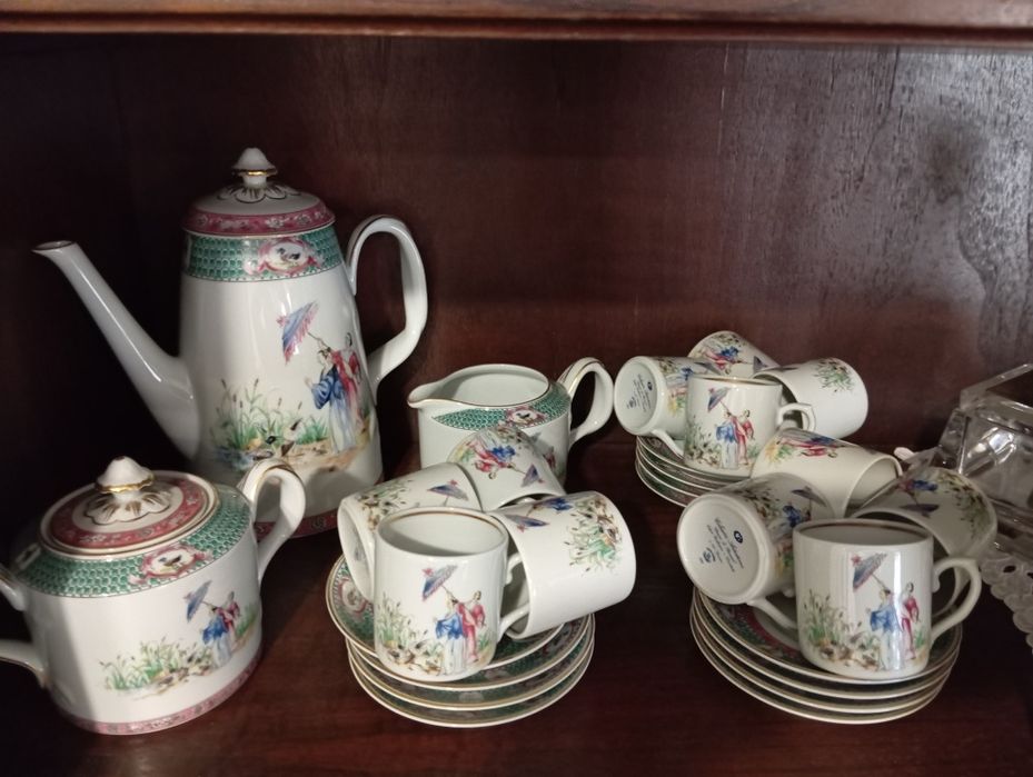 Serviços chá e café VA, dama do parasol