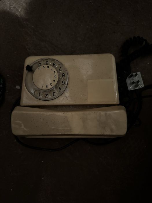 Sprzedam zestaw 5 telefonow prl