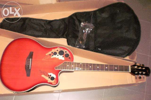 Guitarra roundback vermelha tipo ovation