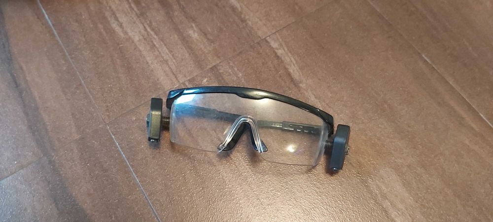 Okulary ochronne z latareczką