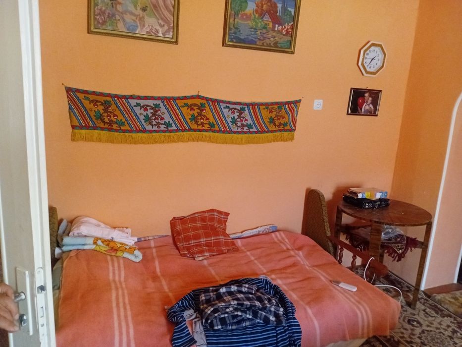 Добрий будинок на дві сім'ї 2.5 км від м. Берегове в с.(Астей) Лужанка