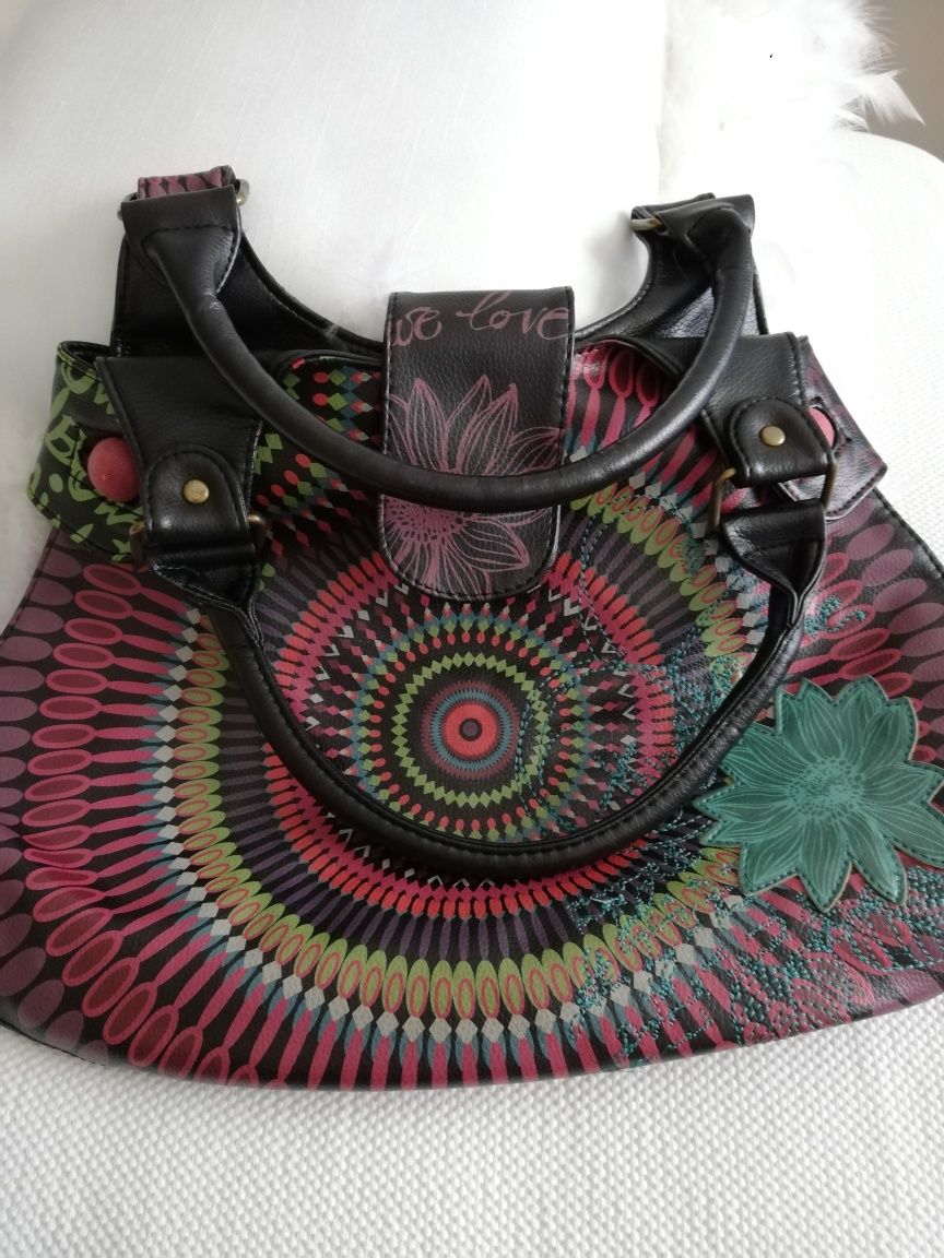 Mala Senhora Desigual