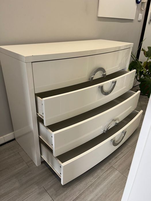 Conjunto cómoda e mesas de cabeceira - Agualva Cacém