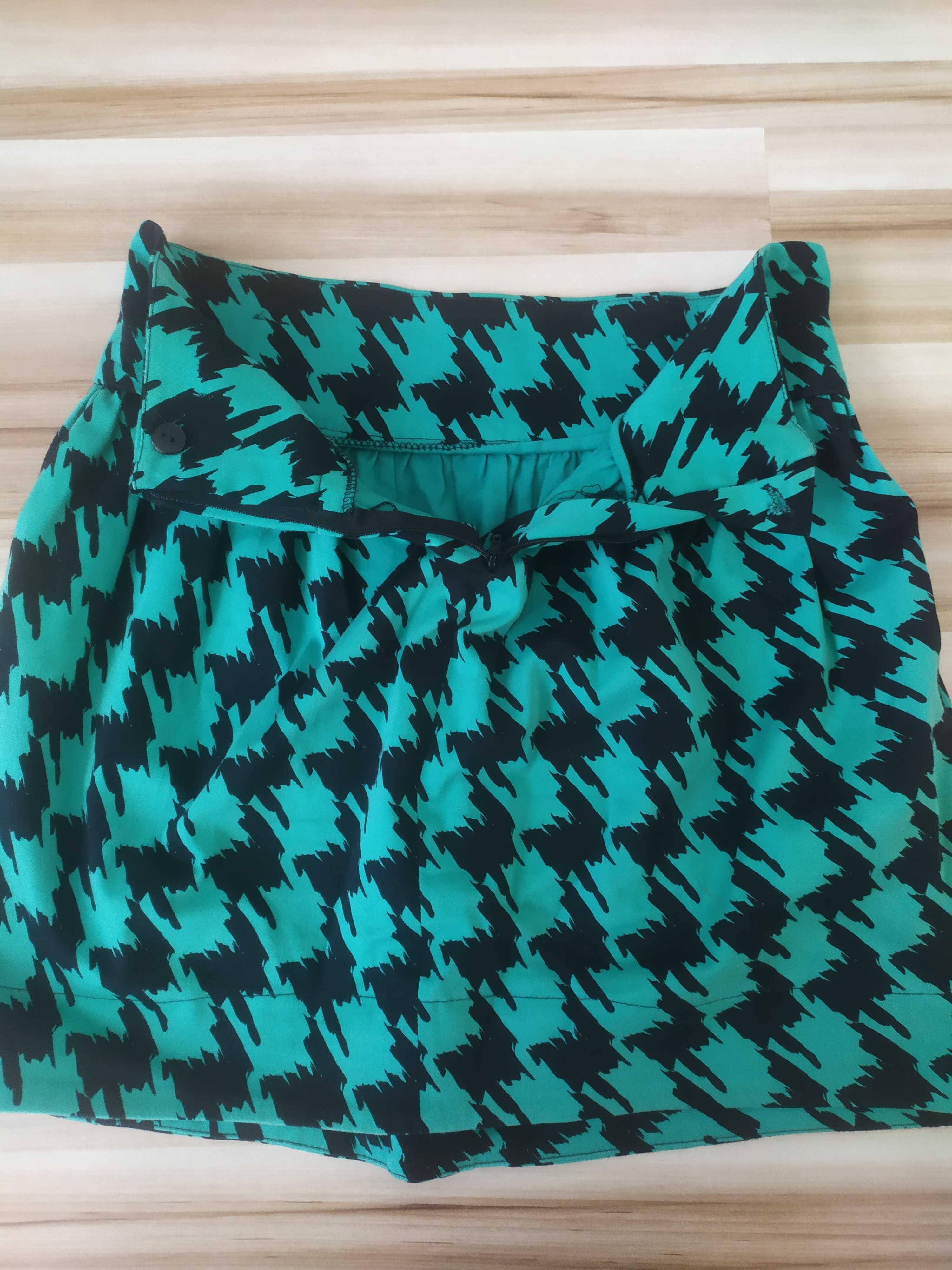 Zielona spódnica rozmiar M