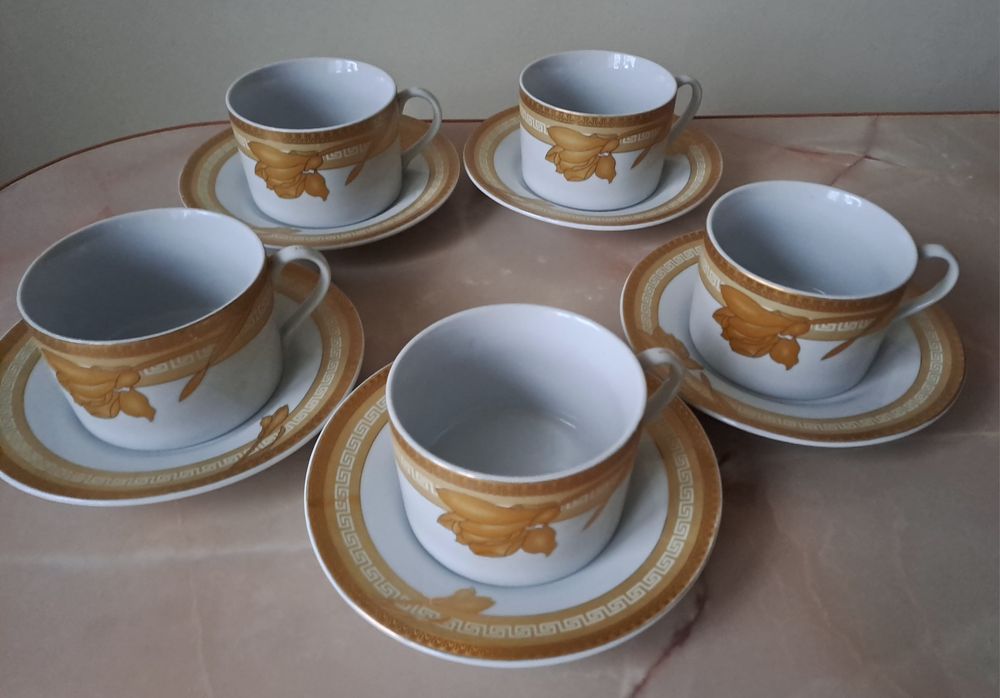 Filiżanki ze spodkami 5 szt.