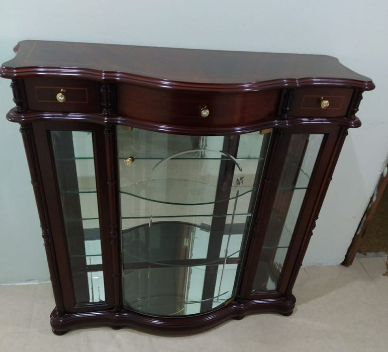 Vitrine em ótimo estado