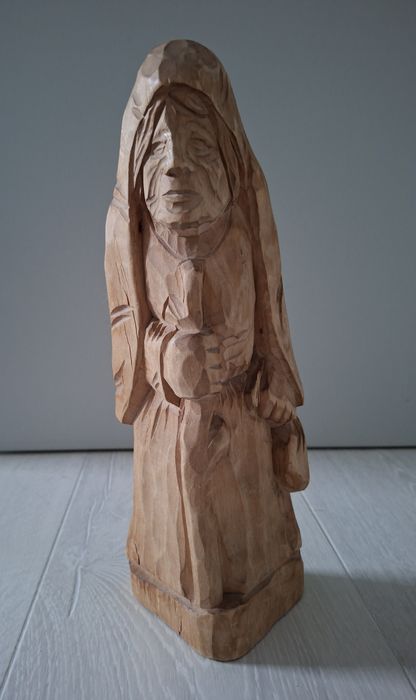 Dwie rzeźby drewniane Kobieta i Mężczyzna z 1984 r.