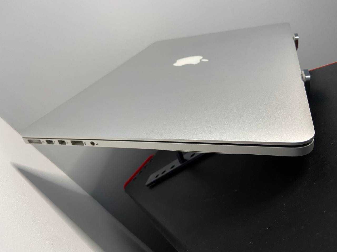 Ноутбук Apple Macbook Pro Retina 15" з Дискретною відеокартою GeForce!