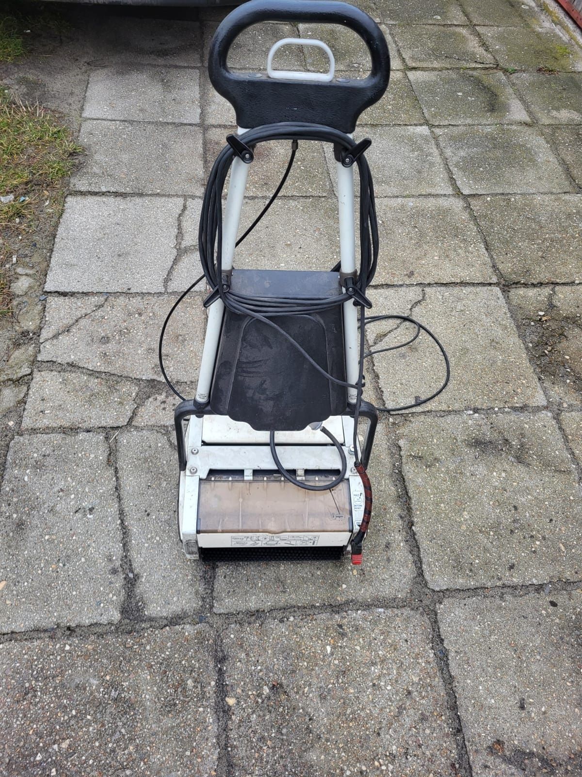 Szorowarka walcowa mop myjka polerka cykliniarka alleclean