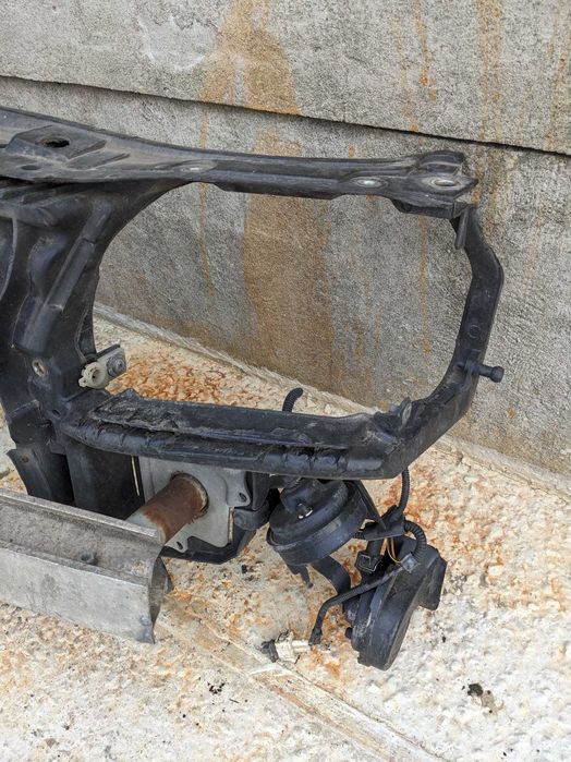 Audi A3 8L 1.8 B Pas Przedni Belka Wzmocnienie