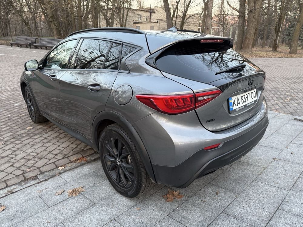 Infiniti QX30 панорама , безключевой,bose, startstop