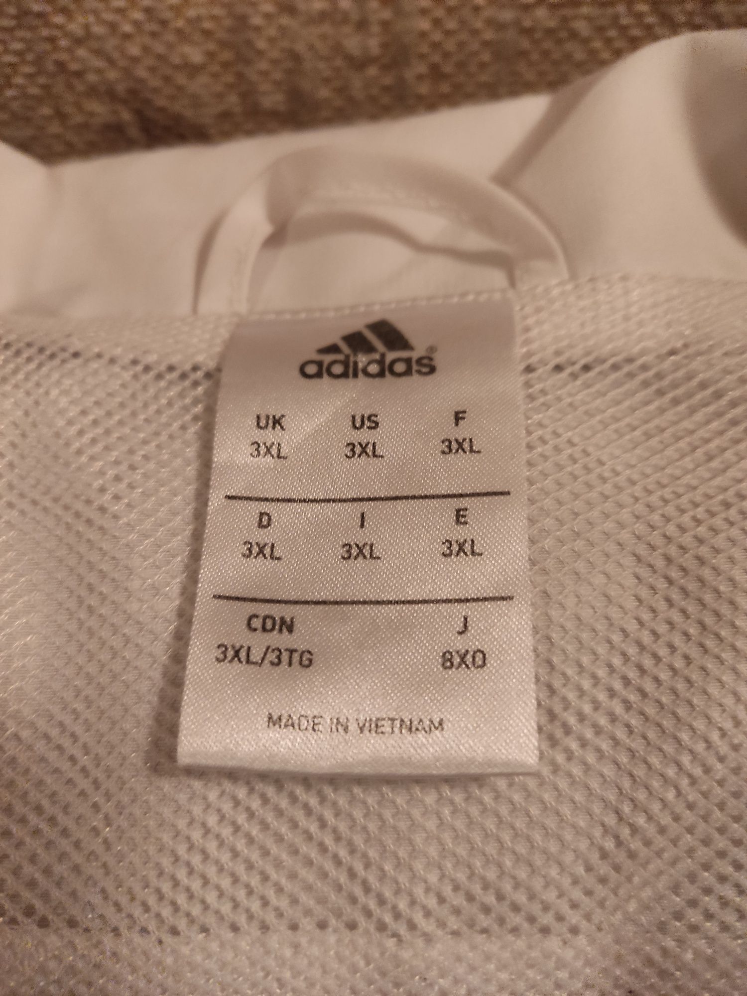 Продается летняя спортивная куртка Adidas 58р. Real Madrid