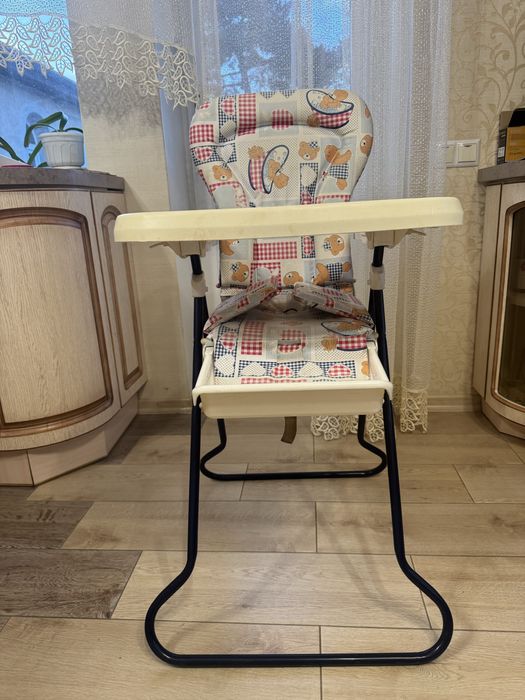 Стільчик для годування