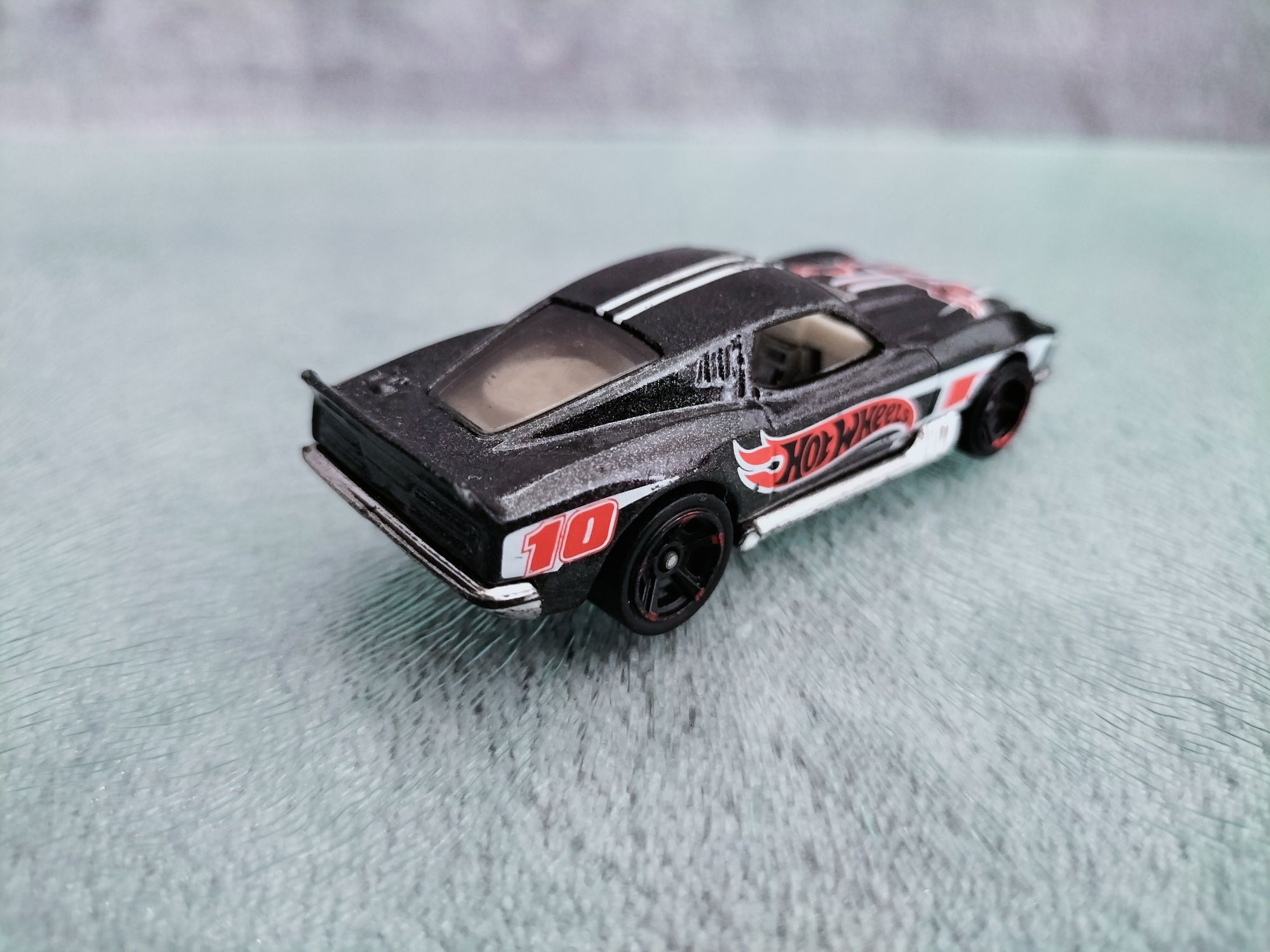 Hot Wheels Blvd. Bruiser z 2010 roku