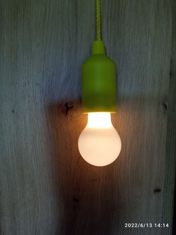 Lampa, lampka LED wisząca na sznurku