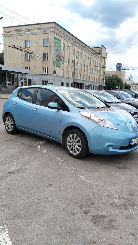 Оренда авто, Nissan Leaf, 14, 24кВт (11 поділок), аренда, користування