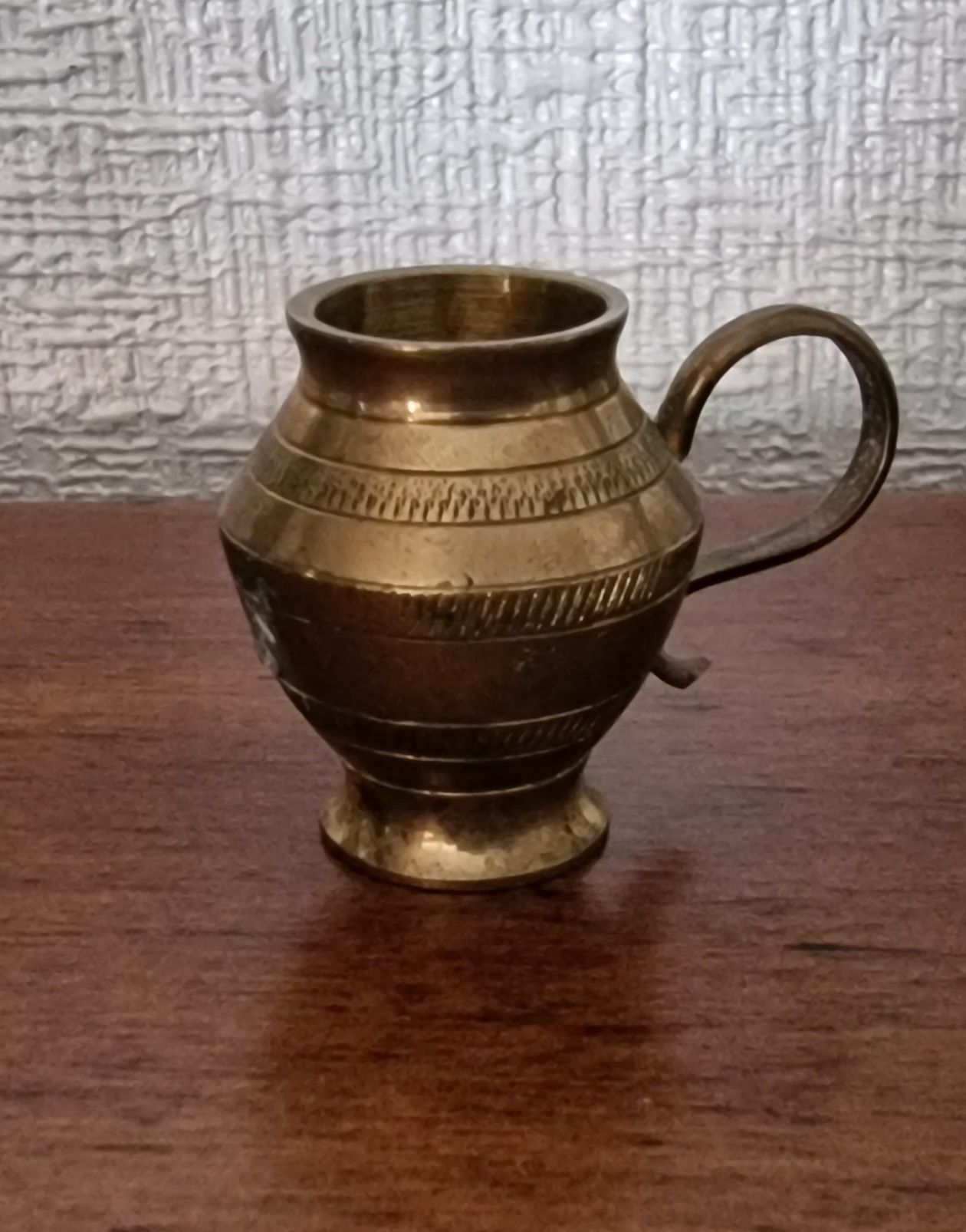 Copo em bronze - metal sólido dourado Antigo
