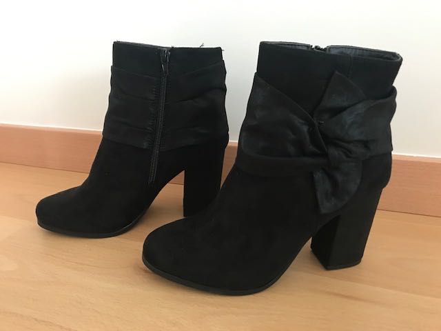 Botas Pretas Nº 40 NOVAS