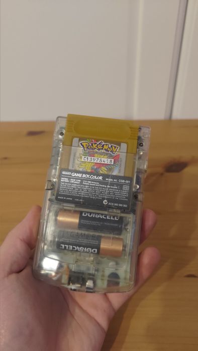 Gameboy Color + Pokemon Gold