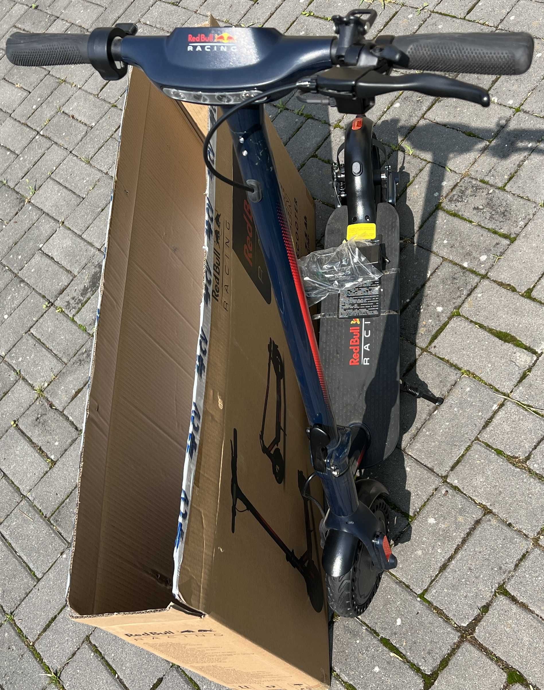 Hulajnoga Red Bull Racing 8,5 cala
