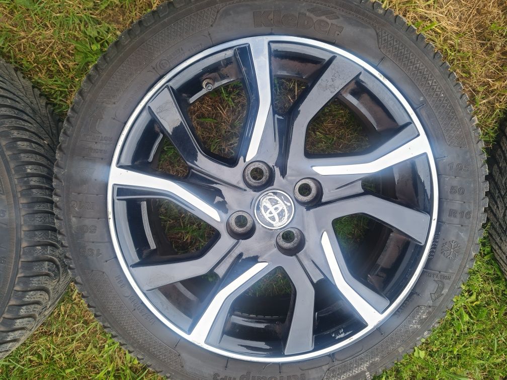 Felgi aluminiowe z oponami toyota yaris 195/50r16