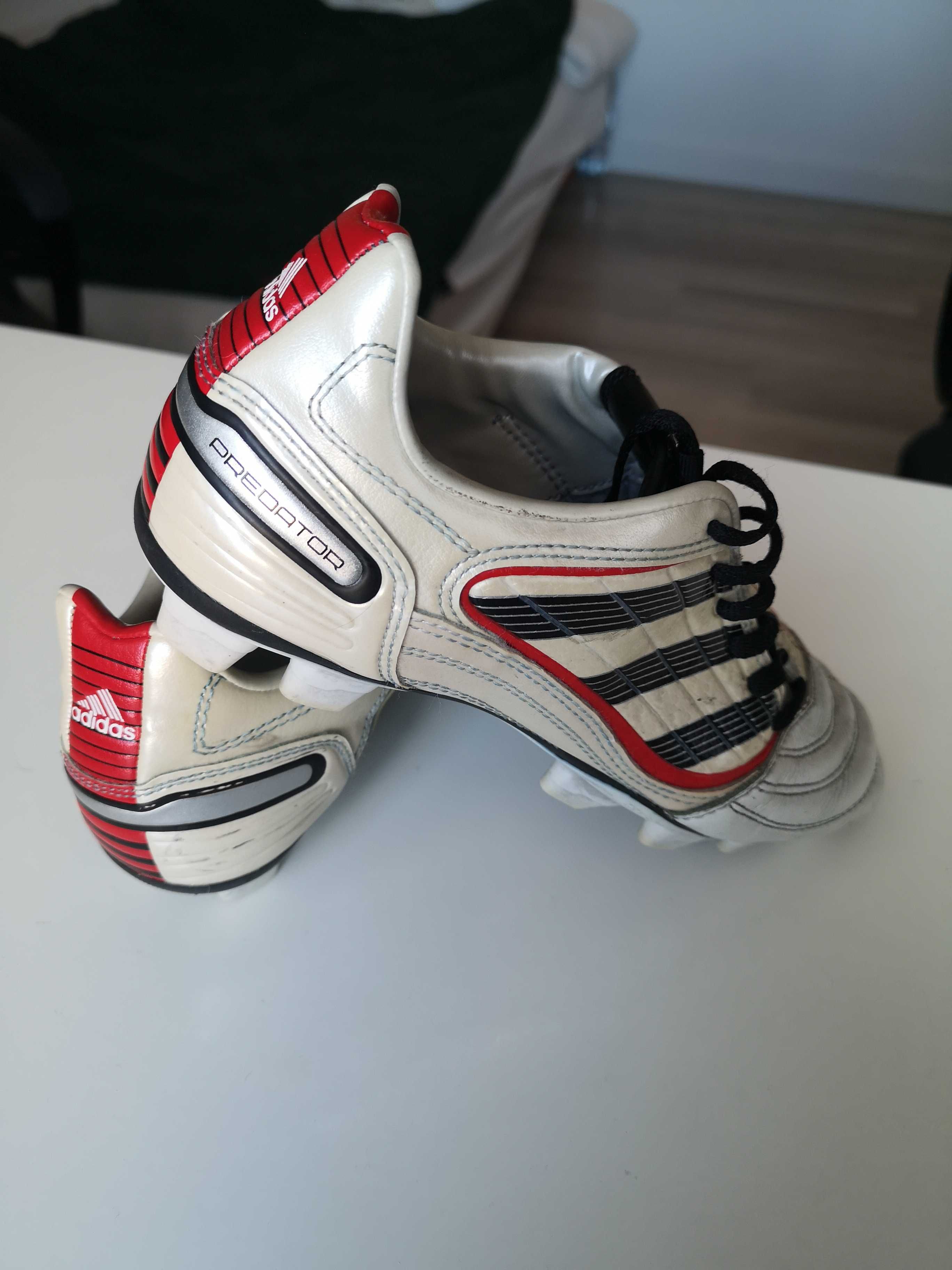 buty piłkarskie/ korki adidas predator białe