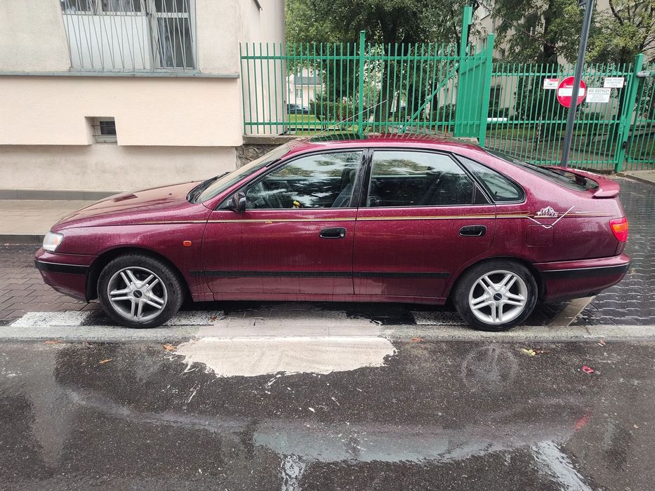 Toyota Carina Dobry stan. Bogate wyposażenie. Sprawdzony przez OTOMOTO (raport)