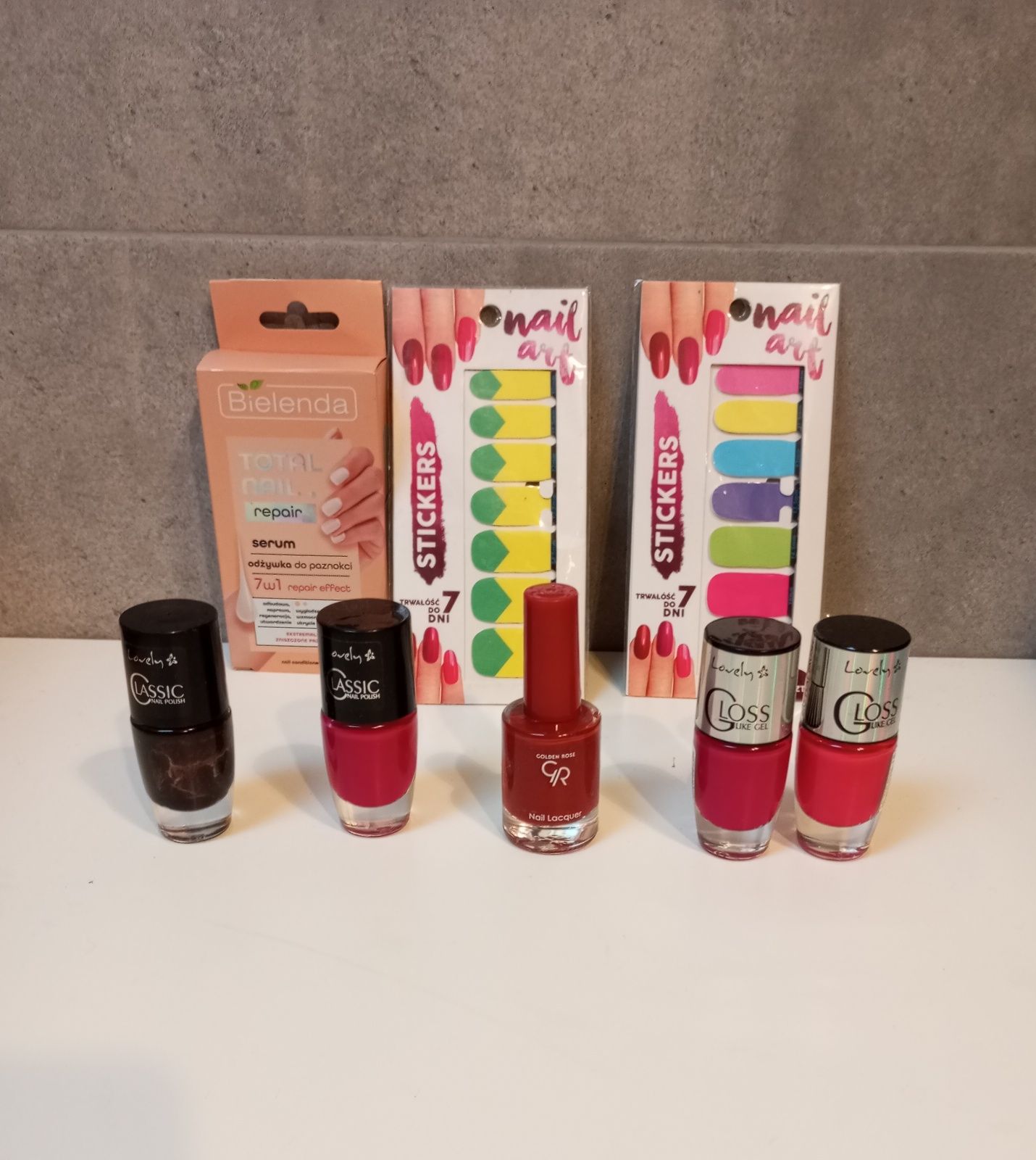 Zestaw do manicure lakiery