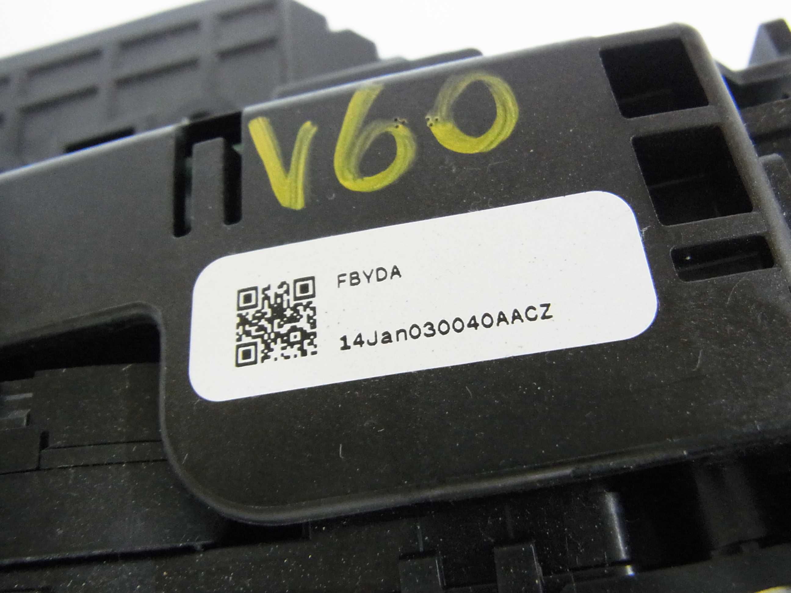 Przełącznik zespolony pod grzaną kierownice Volvo V60 I