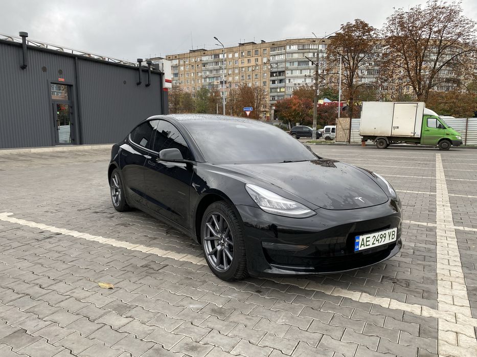 Продам Tesla Model 3