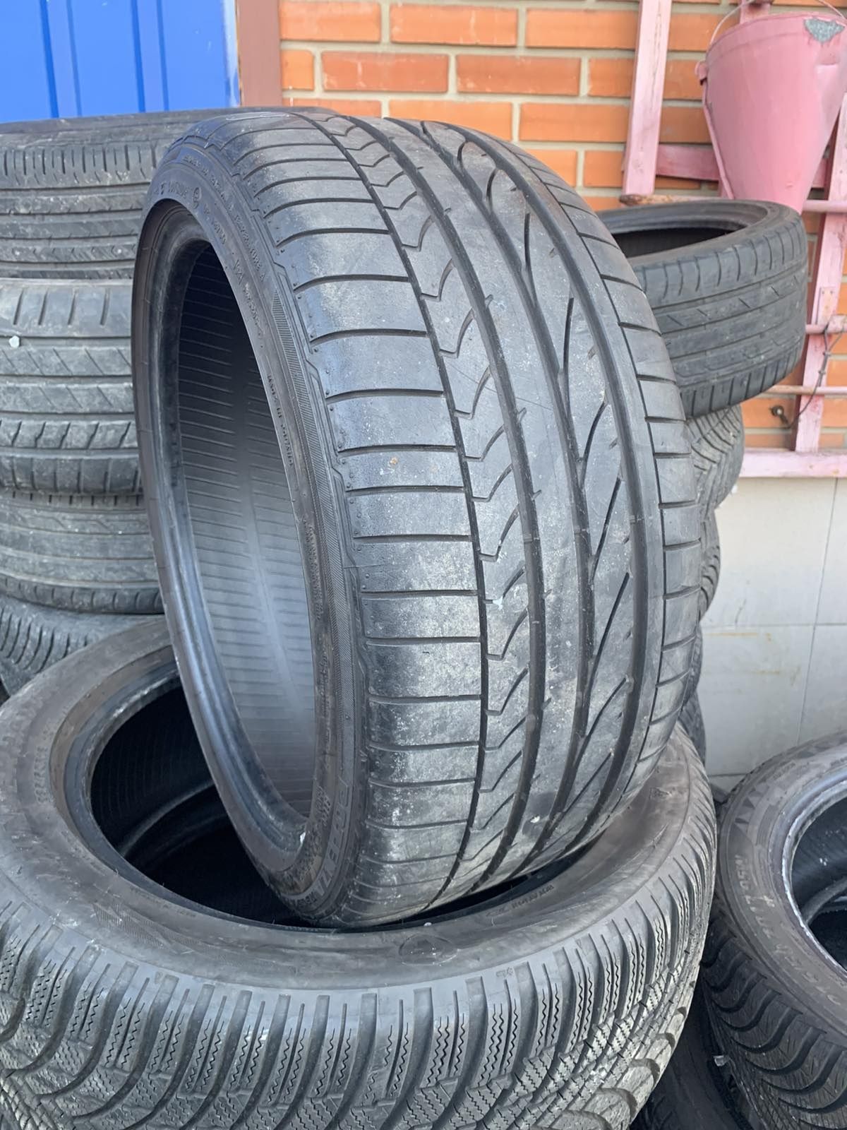 255.35.18 Bridgestone 1шт літо шини резина з Европи БВ склад Харків БУ