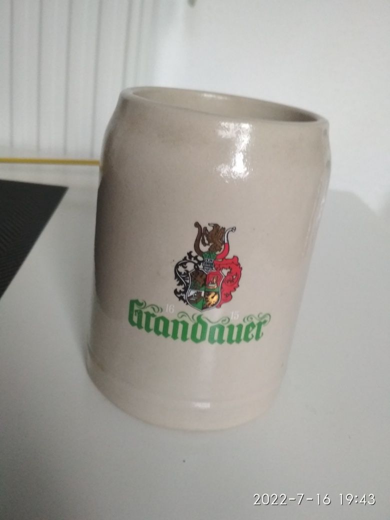 Niemiecki kufel na ceramiczny