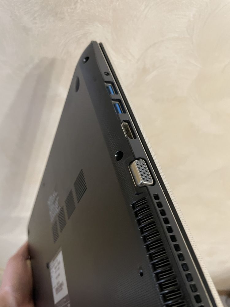 Продам ноутбук Toshiba l50-b-1hl