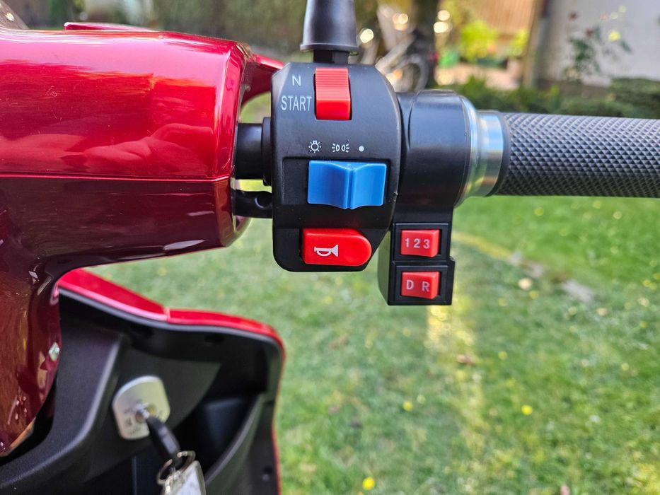 Skuter elektryczny inwalidzki trójkołowy ZT15, Veleco, nowy