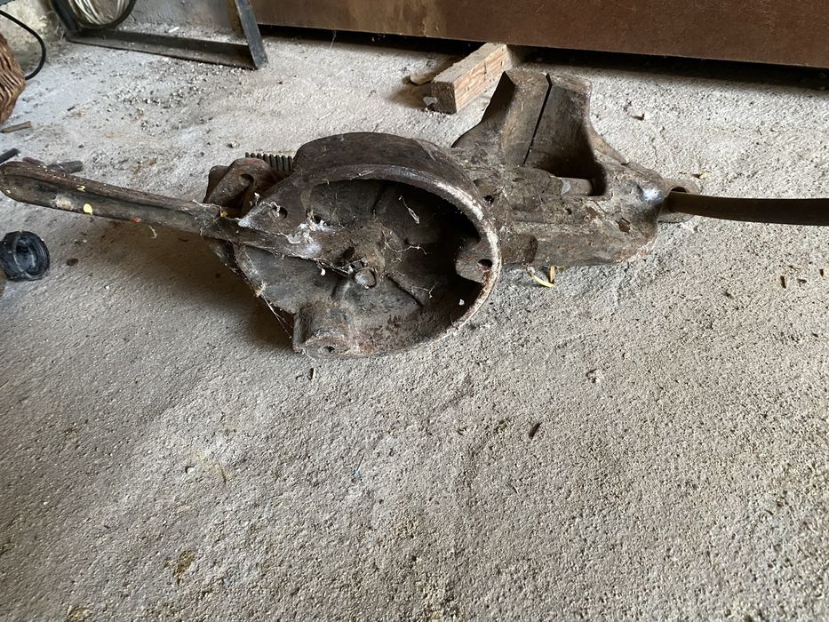 Stare imadło. Ciężkie. Obrotowe.