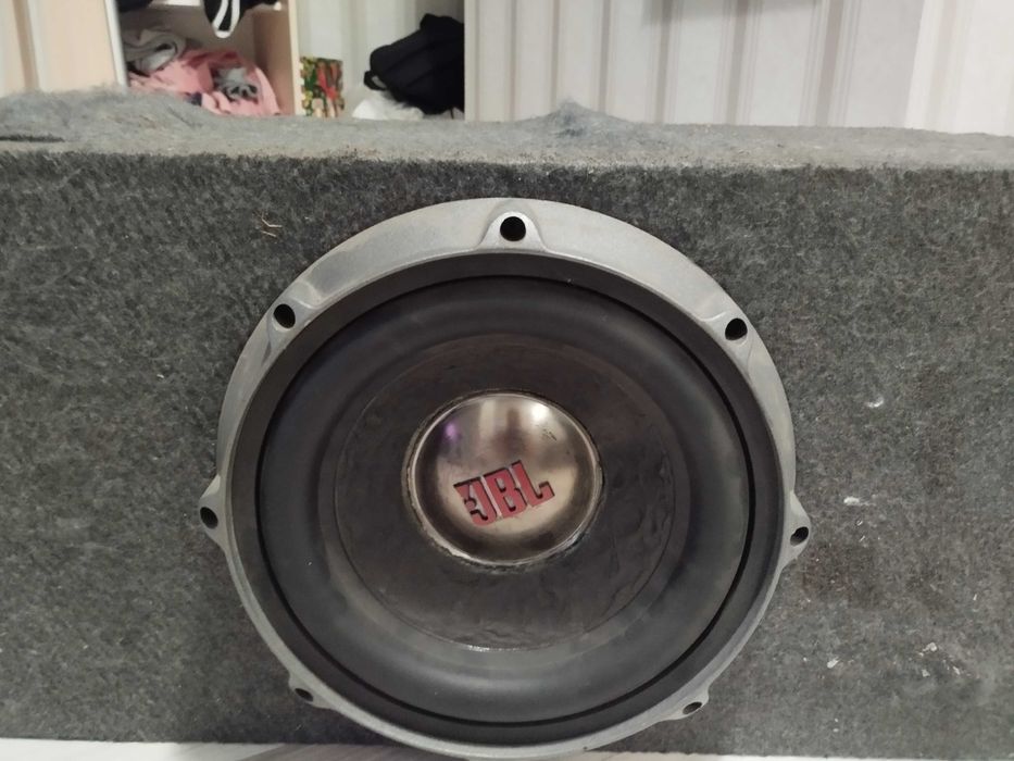 Сабвуфер JBL 10тка 700 номінал 1500пік